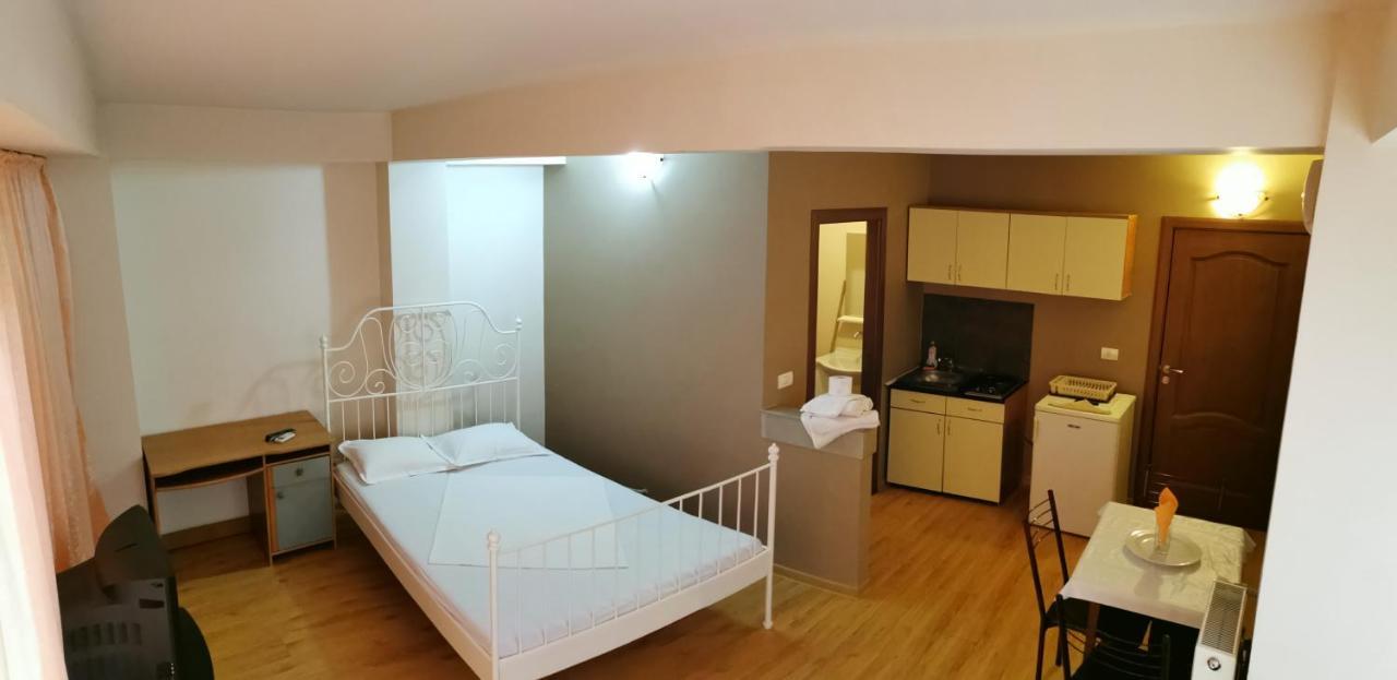 Vila Zuzette Hotel Констанца Екстериор снимка